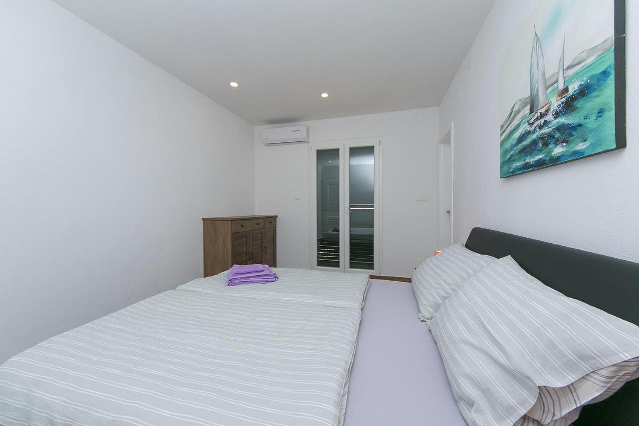 Apartments Sanja Baška Voda Eksteriør bilde