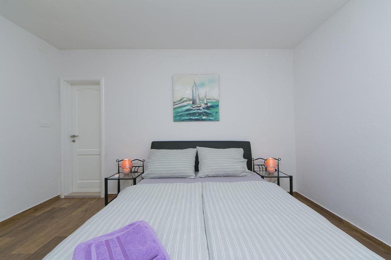 Apartments Sanja Baška Voda Eksteriør bilde