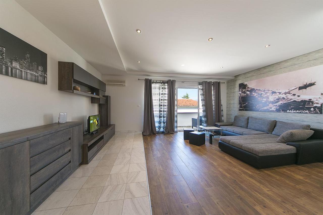 Apartments Sanja Baška Voda Eksteriør bilde