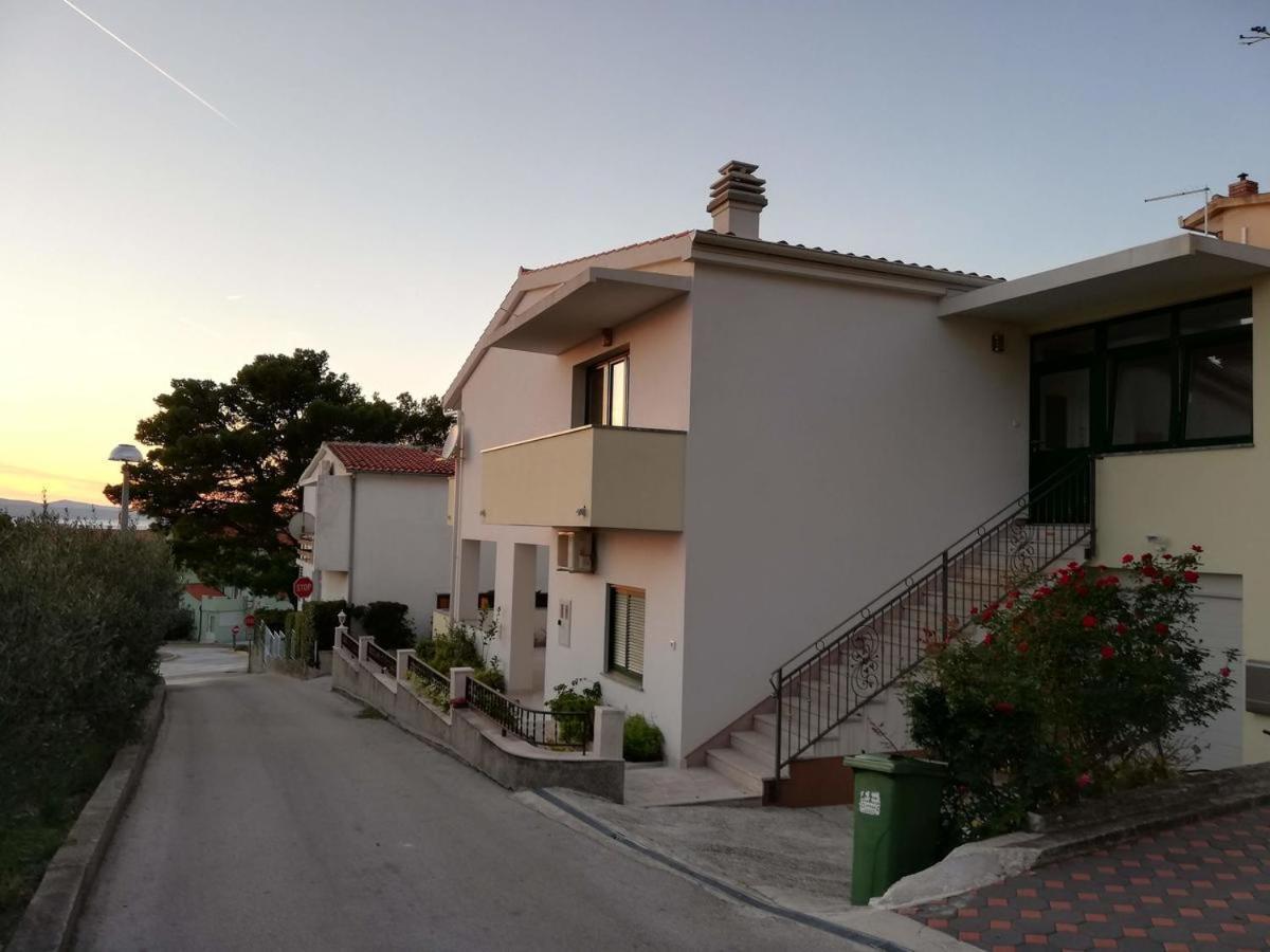 Apartments Sanja Baška Voda Eksteriør bilde