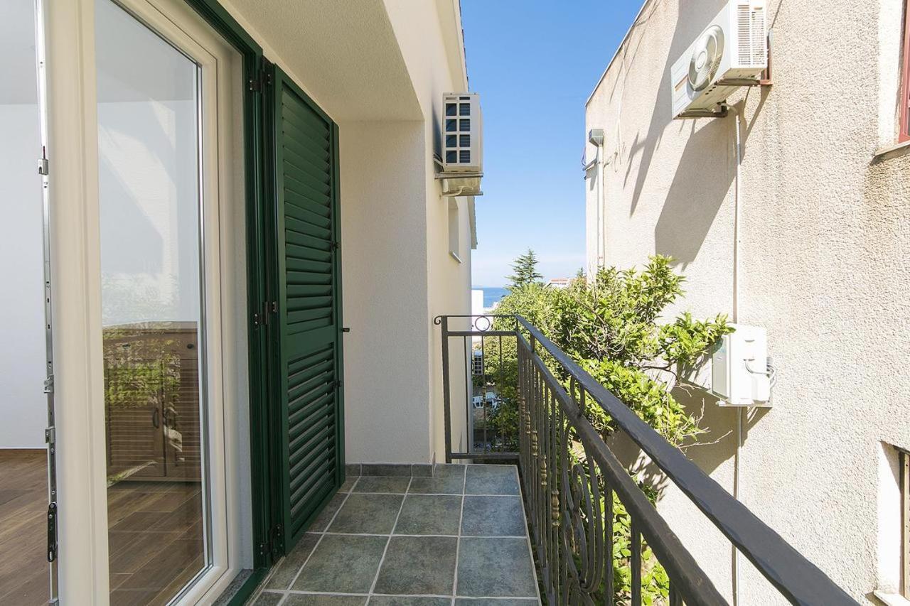 Apartments Sanja Baška Voda Eksteriør bilde